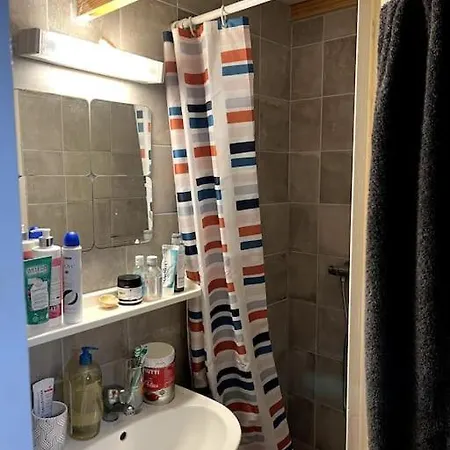 Studio Parisien 20eme דירה פריז